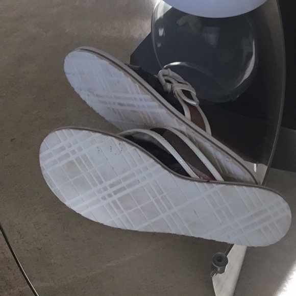 Authentic Burberry Sandals - Picture 4 of 4